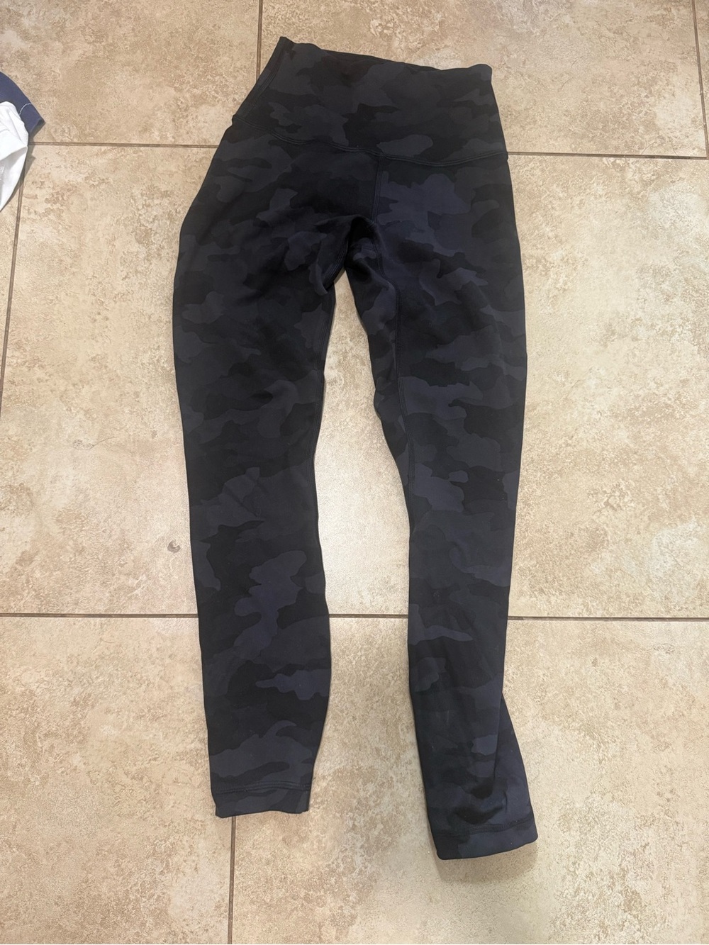 Lululemon Black Camo Active Leggings